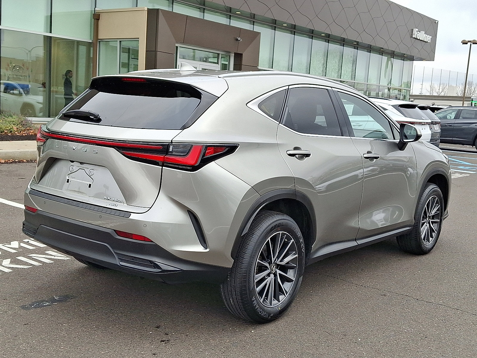 Used 2022 Lexus NX 350h AWD image 5