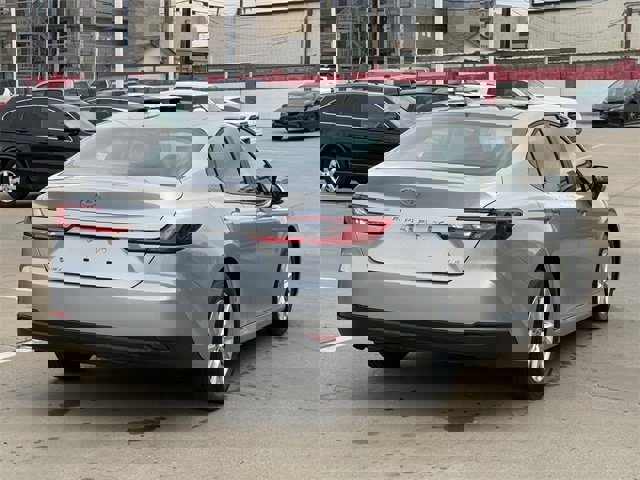 Used 2025 Toyota Camry LE image 4