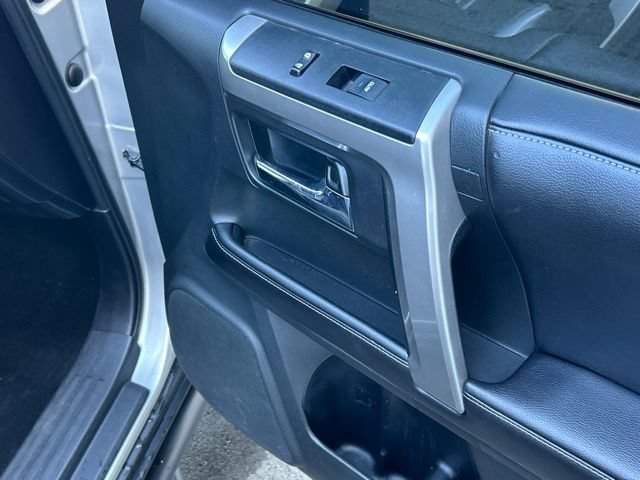 Used 2016 Toyota 4Runner SR5 RWD image 28