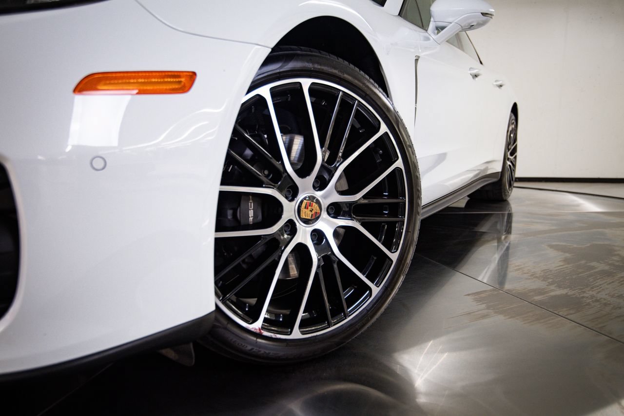 Certified 2023 Porsche Panamera image 12