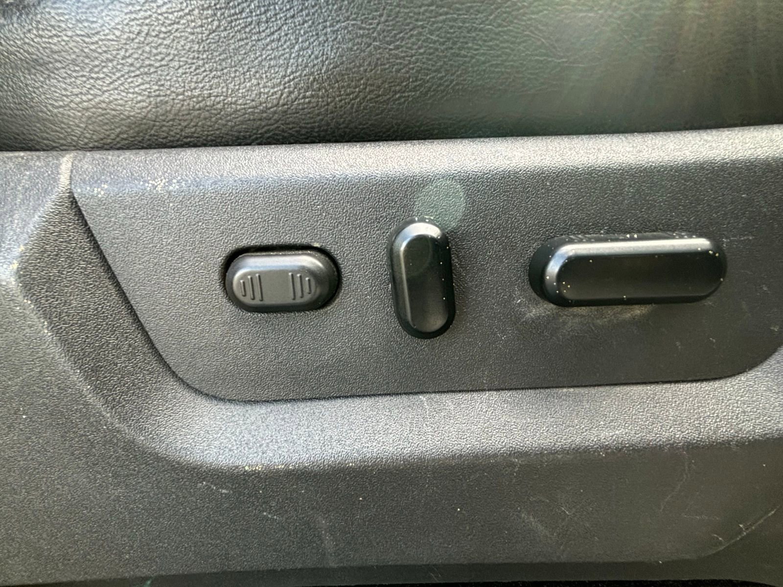 Used 2012 Ford F350 Lariat w/ Lariat Ultimate Pkg image 19