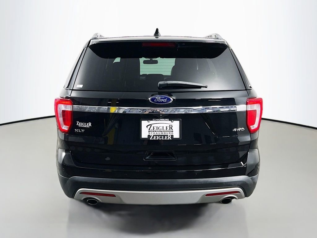 Used 2017 Ford Explorer XLT w/ Equipment Group 202A image 6