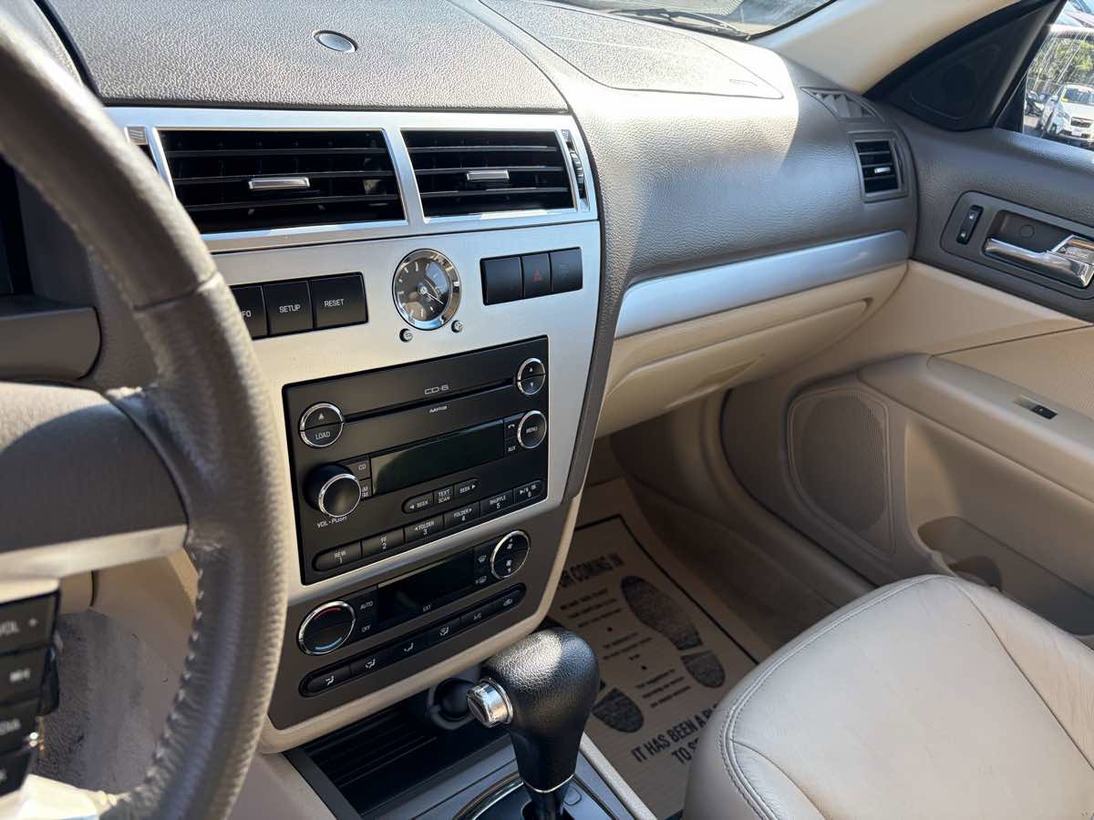 Used 2008 Mercury Milan Premier image 13