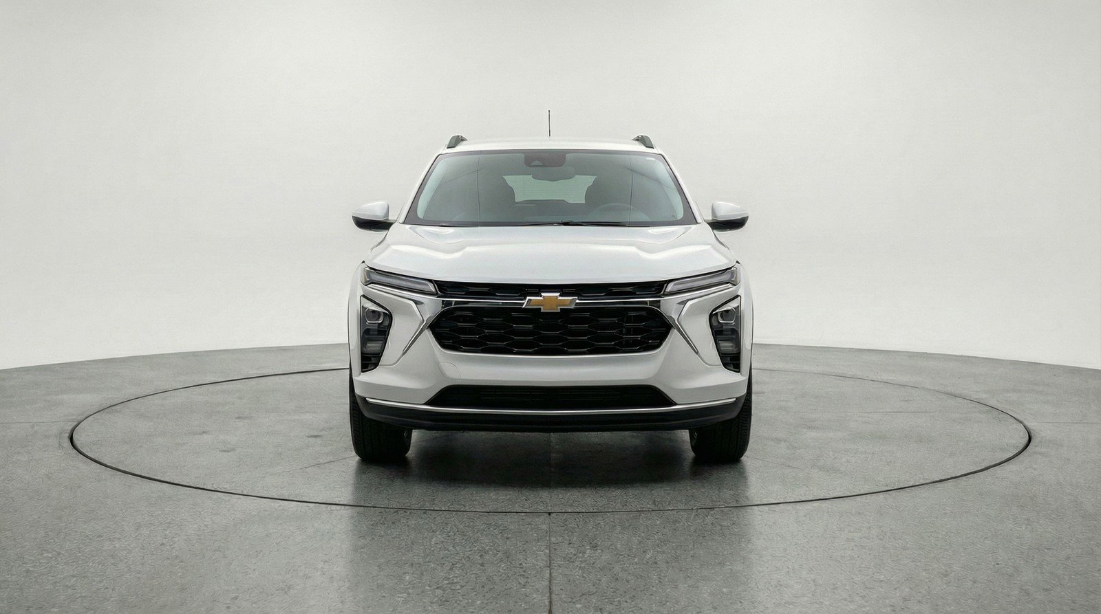 Used 2025 Chevrolet Trax LT w/ LT Convenience Package image 2