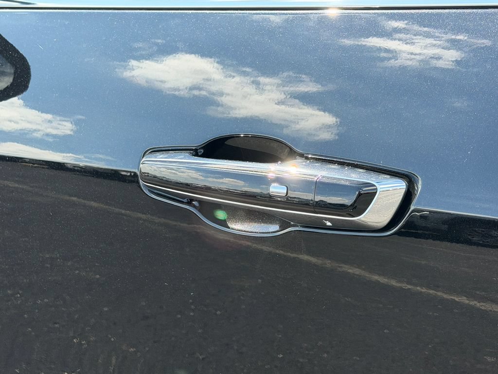 New 2026 GMC Acadia Denali w/ Super Cruise Package AWD/4WD image 8