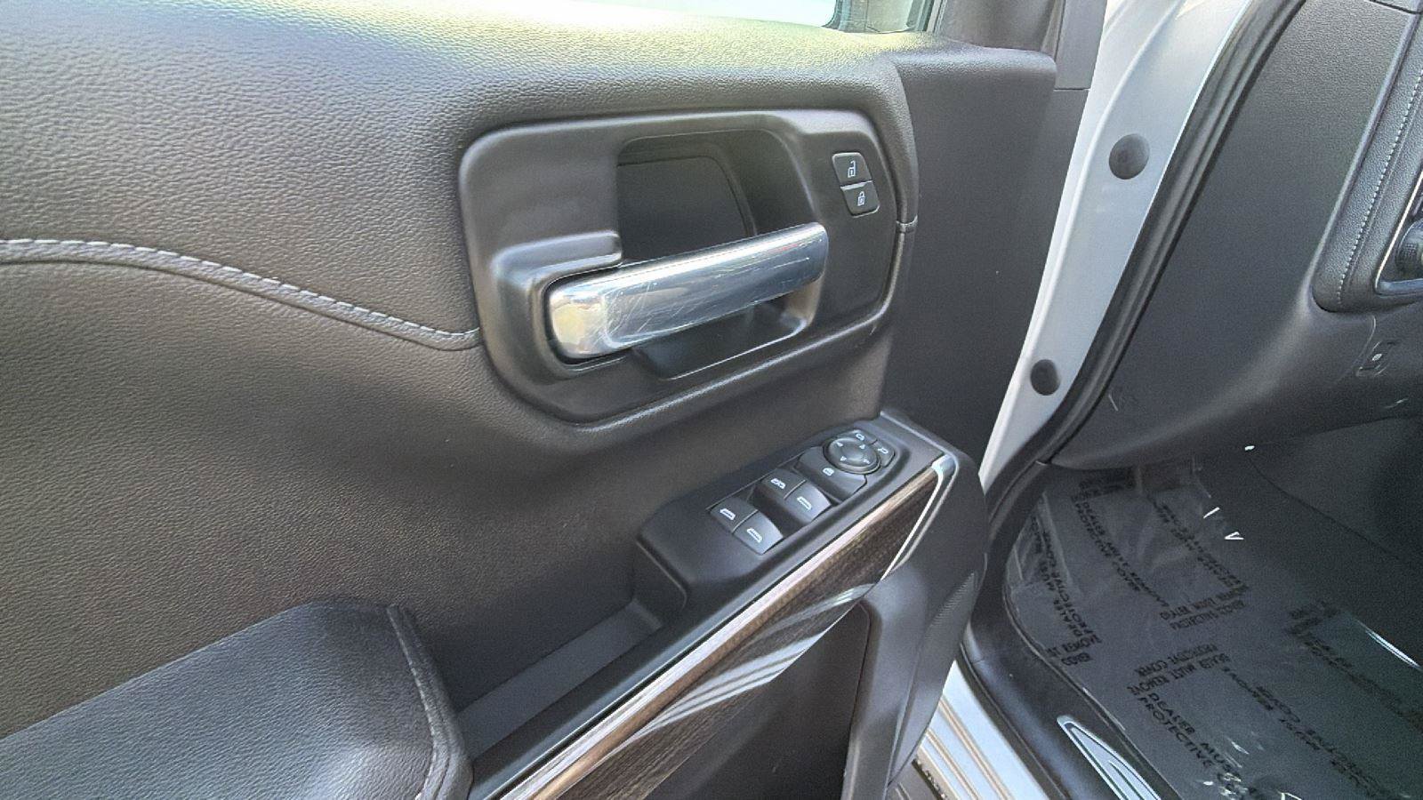 Used 2022 Chevrolet Silverado 1500 RST AWD/4WD image 15