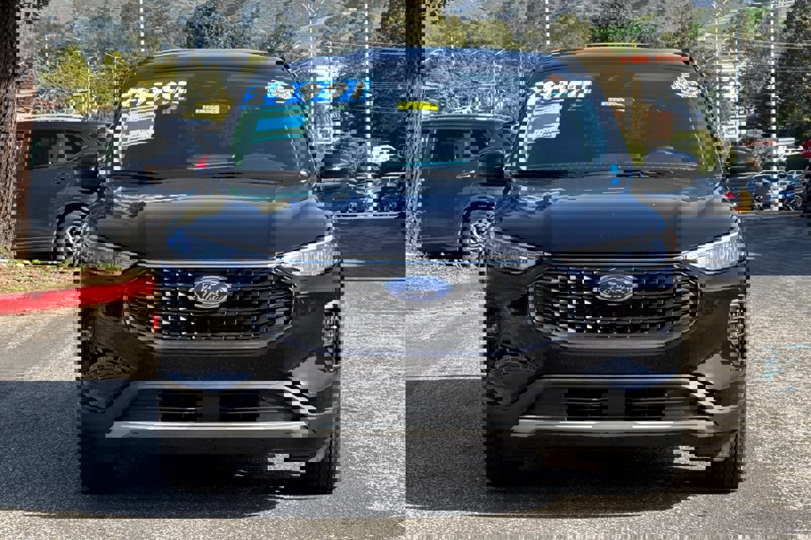 Certified 2025 Ford Escape SE image 10