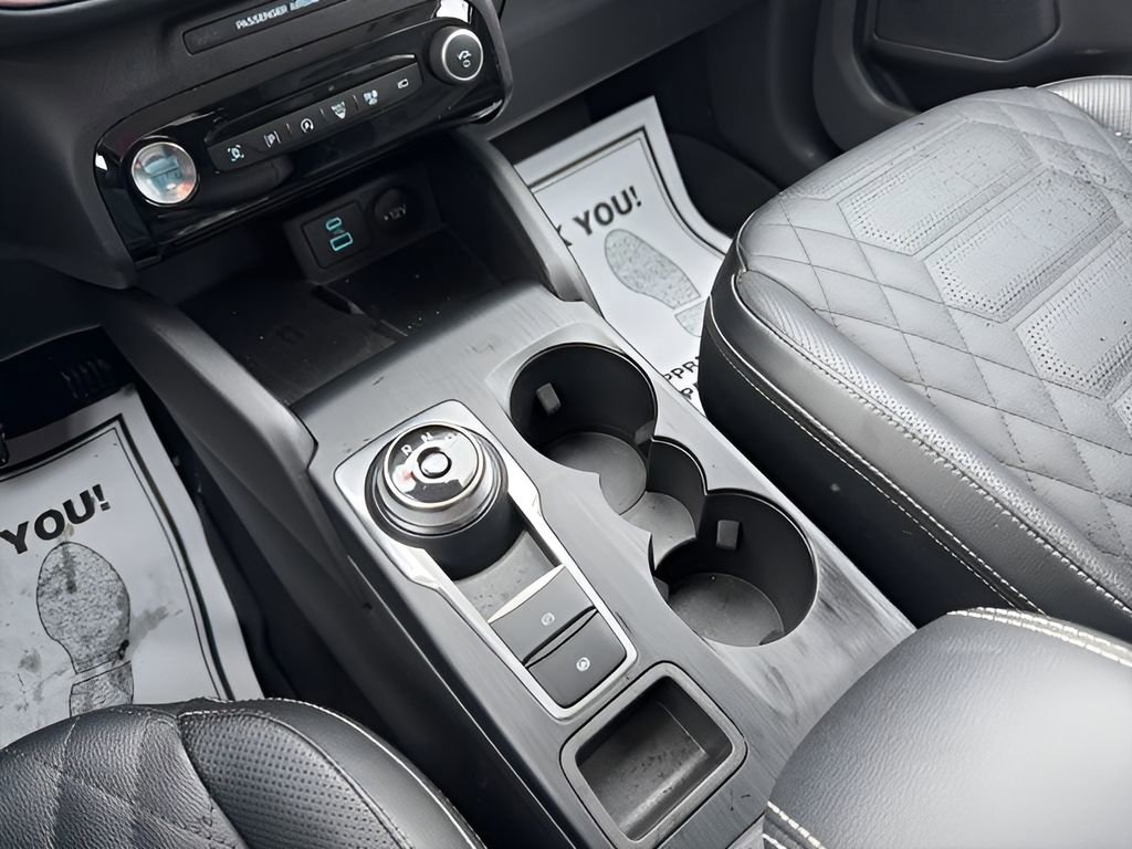 Used 2023 Ford Escape Platinum w/ Premium Technology Package image 30