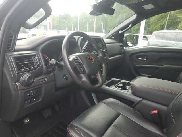 Used 2023 Nissan Titan PRO-4X w/ Pro-4x Convenience Package AWD/4WD image 13