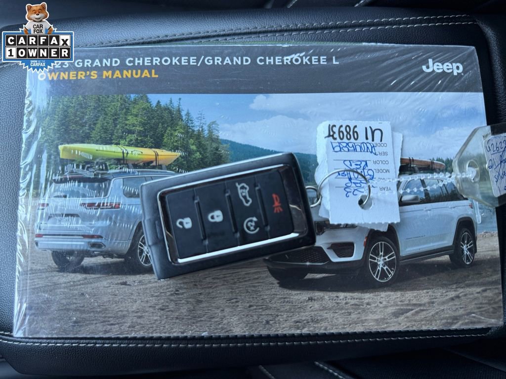 Used 2023 Jeep Grand Cherokee Altitude AWD/4WD image 31