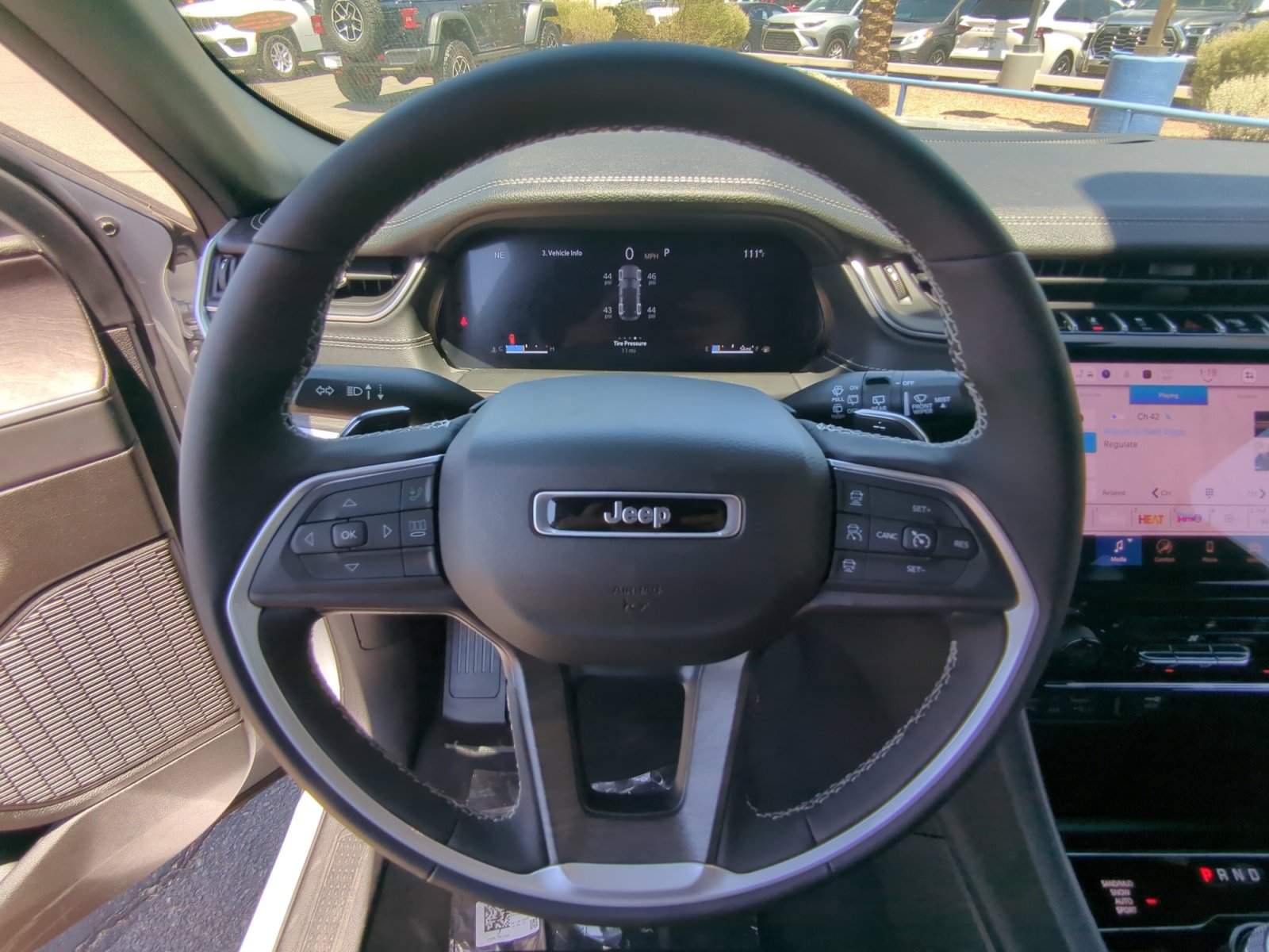 New 2025 Jeep Grand Cherokee Limited w/ Black Appearance Package image 9