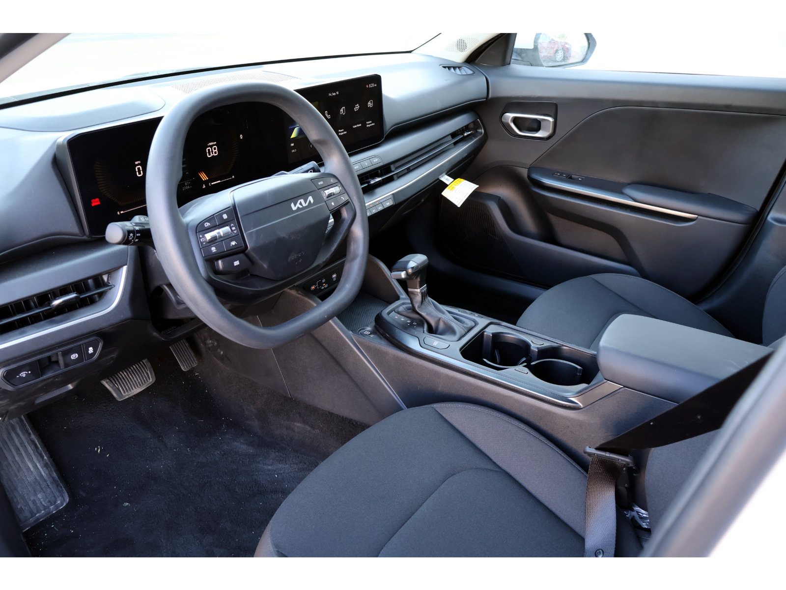 Used 2026 Kia K4 FWD image 3