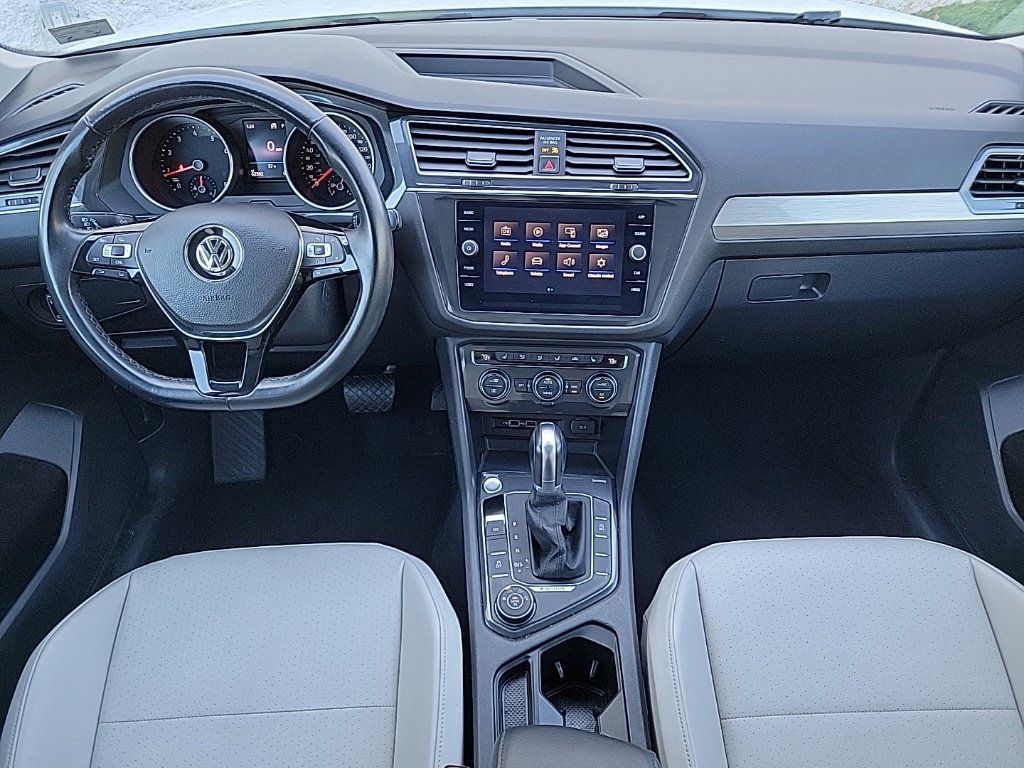 Used 2018 Volkswagen Tiguan SE w/ Panoramic Sunroof Package AWD/4WD image 24