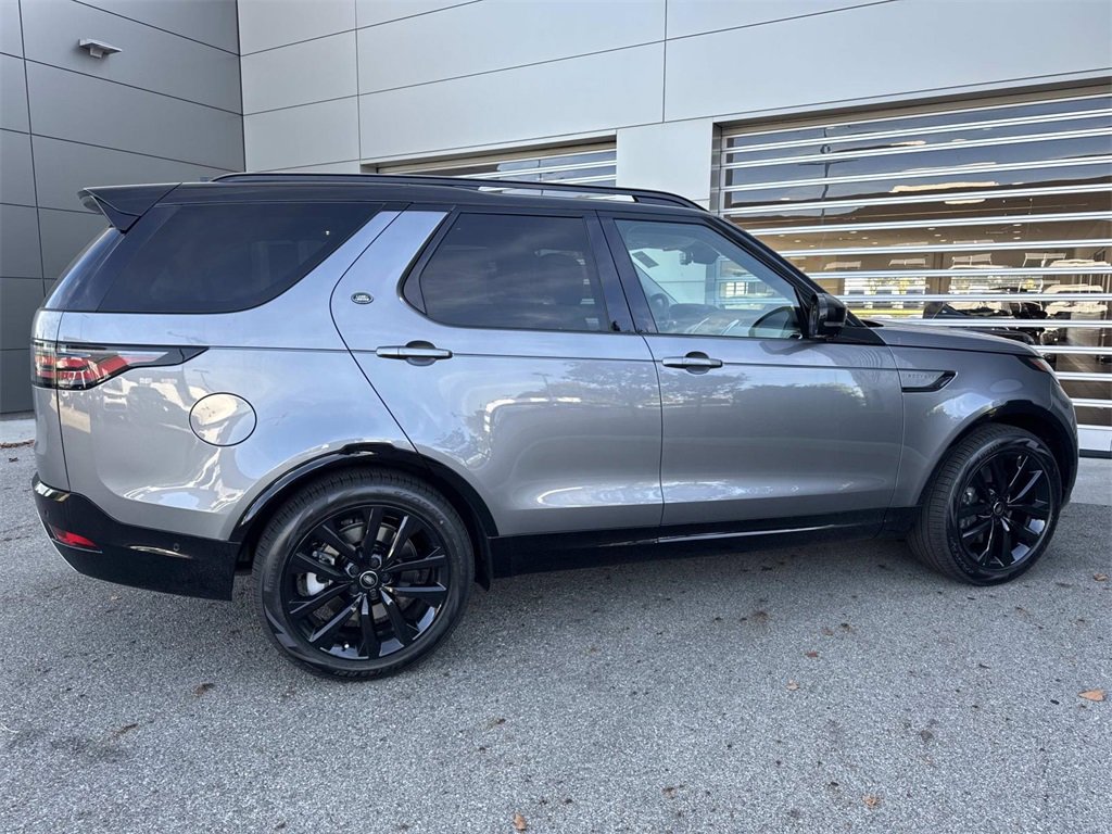 New 2026 Land Rover Discovery Limited Edition image 8