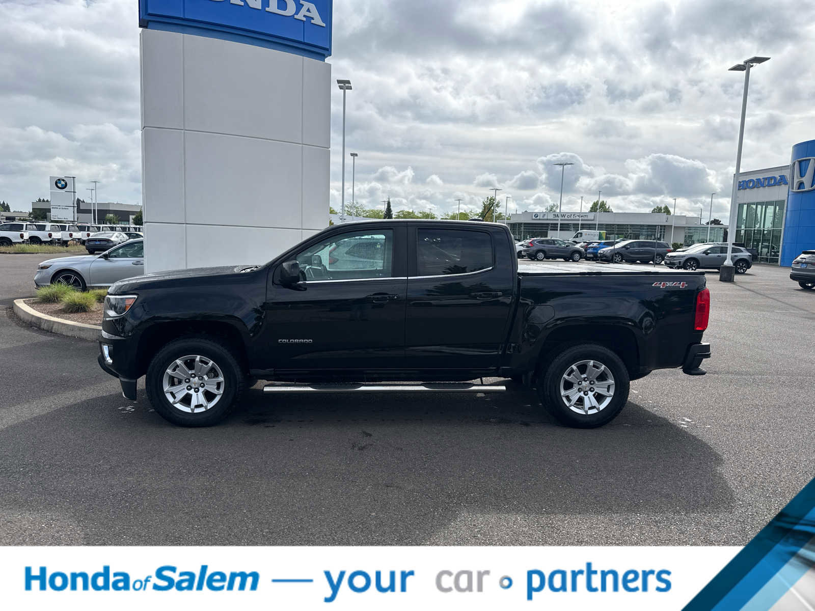 Used 2017 Chevrolet Colorado LT w/ LT Convenience Package AWD/4WD image 3