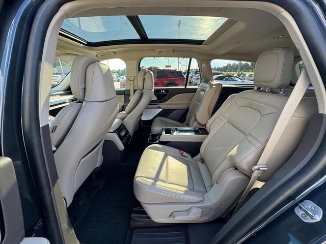 Used 2022 Lincoln Aviator Reserve w/ Equipment Group 201A AWD/4WD image 12