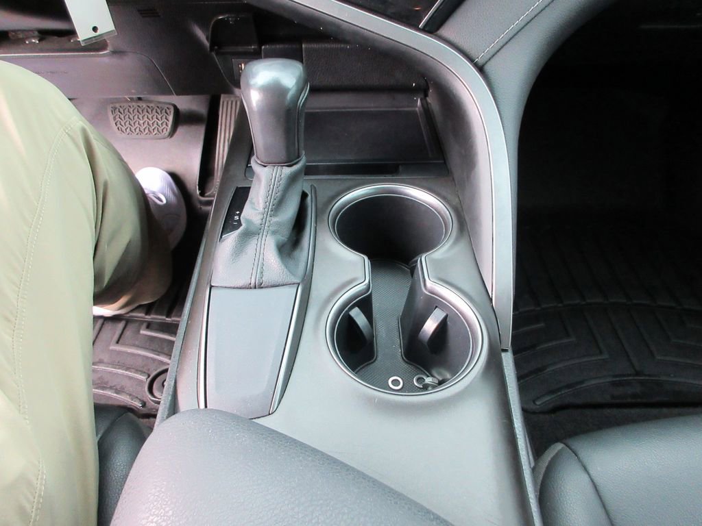 Used 2021 Toyota Camry SE image 27