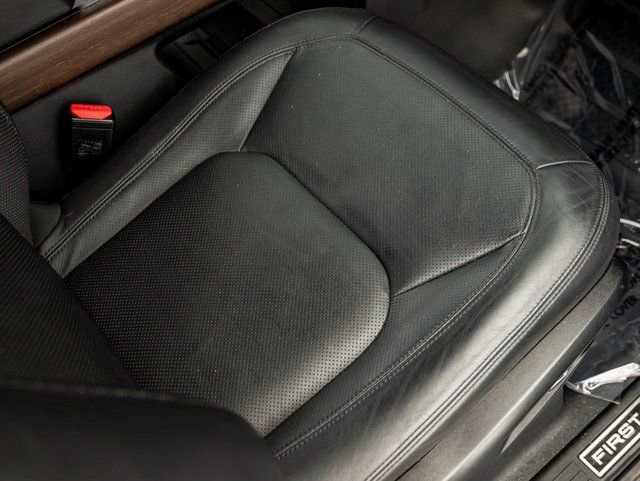 Used 2023 Land Rover Defender 130 First Edition image 31