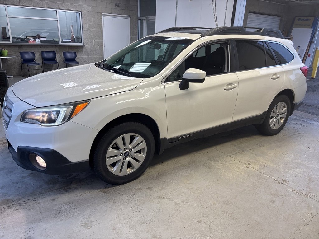 Used 2015 Subaru Outback 2.5i Premium image 2