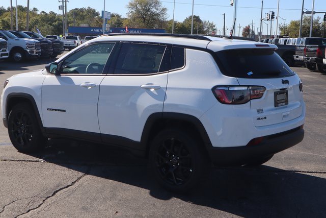 New 2026 Jeep Compass Latitude image 19