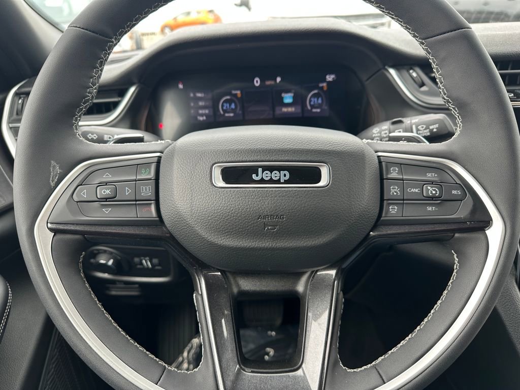 Used 2023 Jeep Grand Cherokee L Laredo AWD/4WD image 33