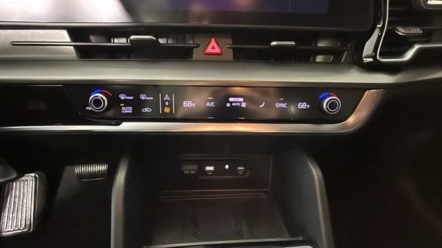 Used 2023 Kia Sportage EX FWD image 22