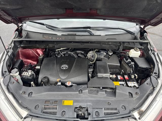 Used 2019 Toyota Highlander XLE AWD/4WD image 31
