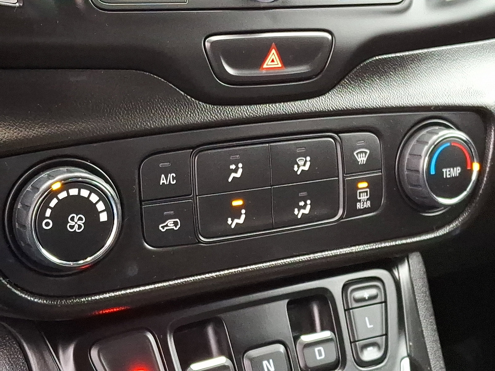 Used 2020 GMC Terrain SLE image 17