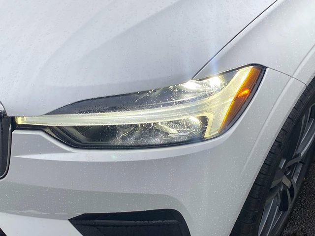 Used 2021 Volvo XC60 T5 Momentum w/ Protection Package Premier image 5