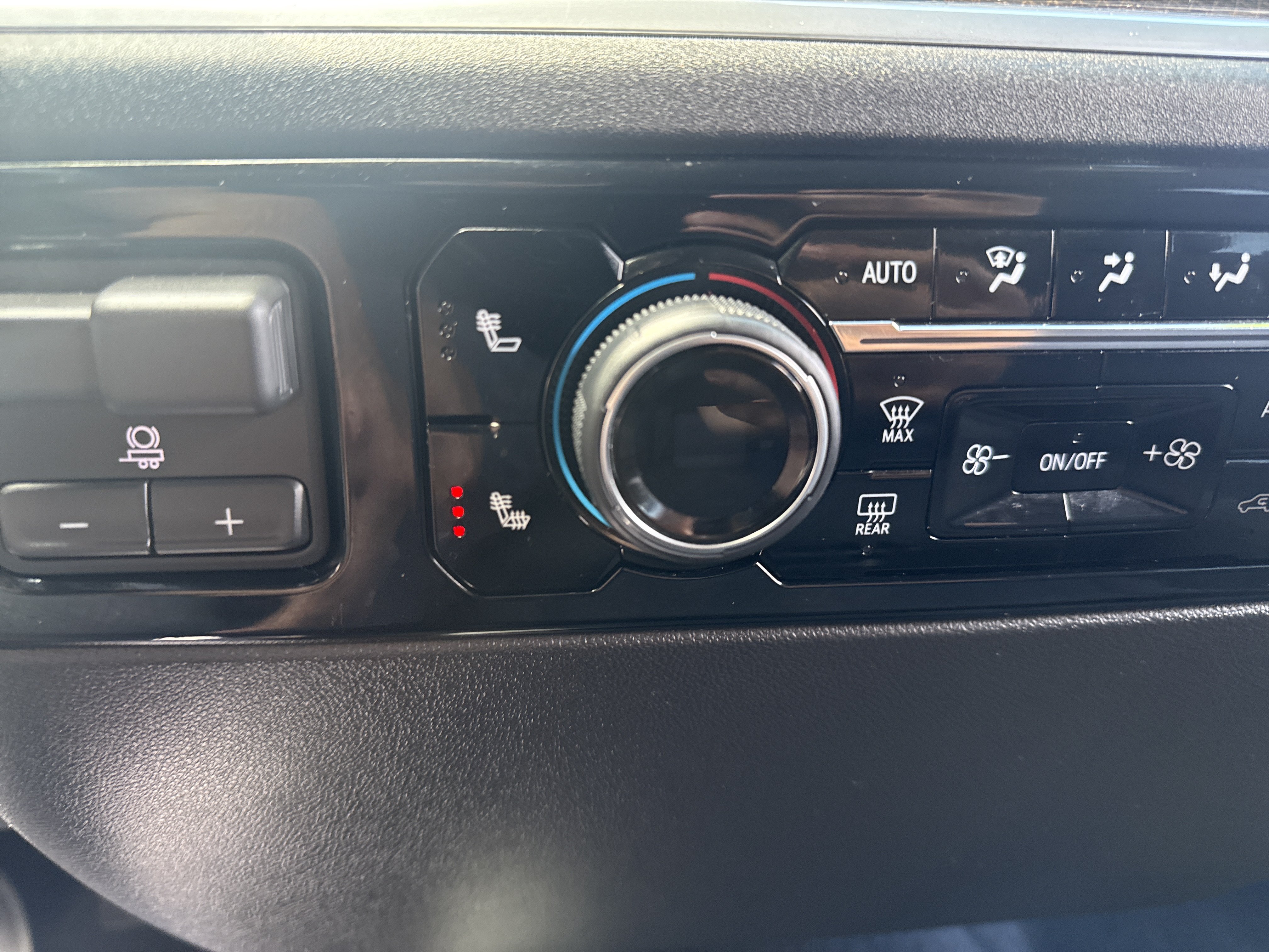 Used 2026 Chevrolet Silverado 1500 RST AWD/4WD image 28