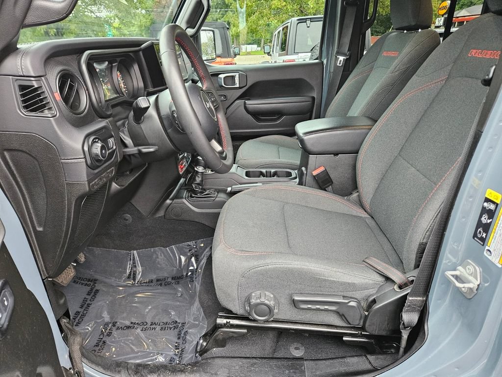 Used 2025 Jeep Wrangler Unlimited Rubicon AWD/4WD image 18