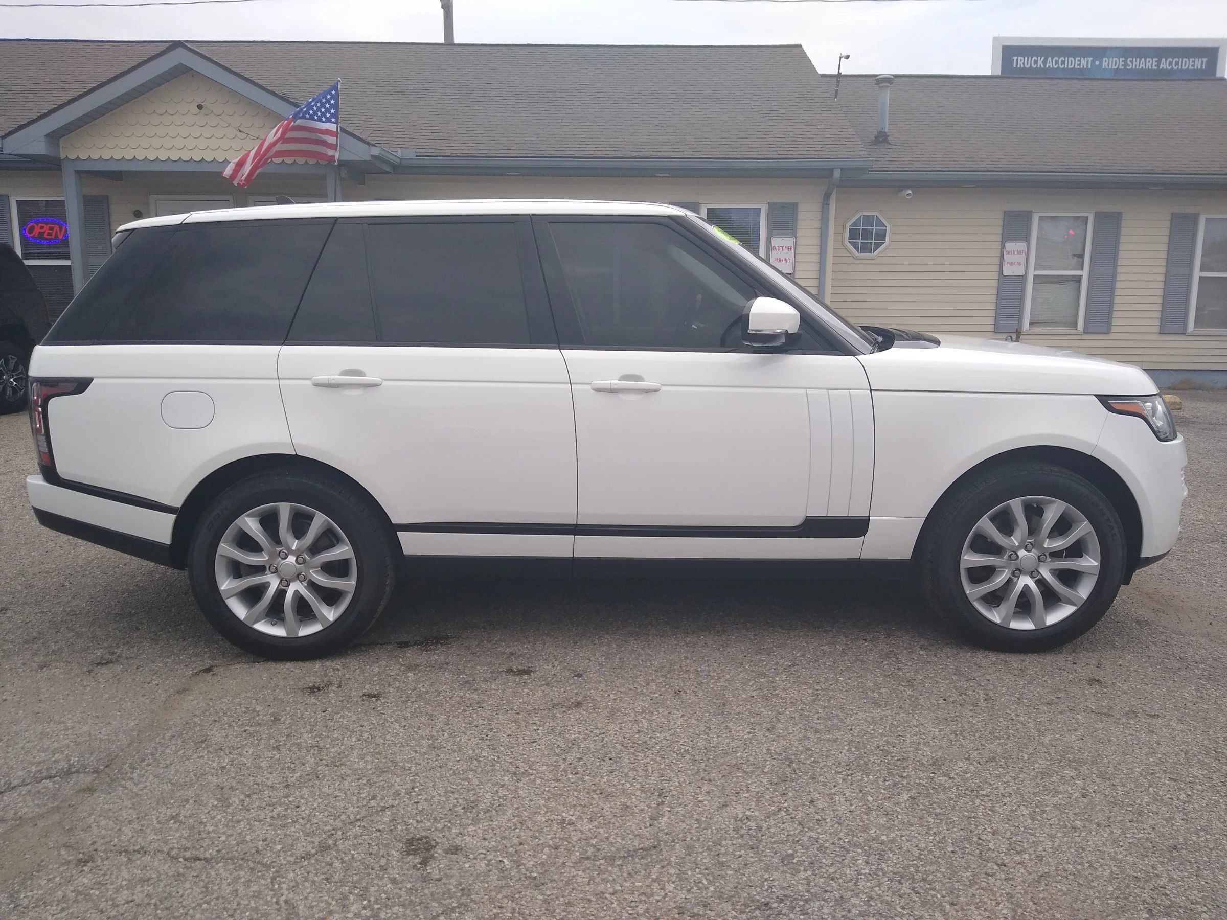 Used 2016 Land Rover Range Rover HSE AWD/4WD image 5