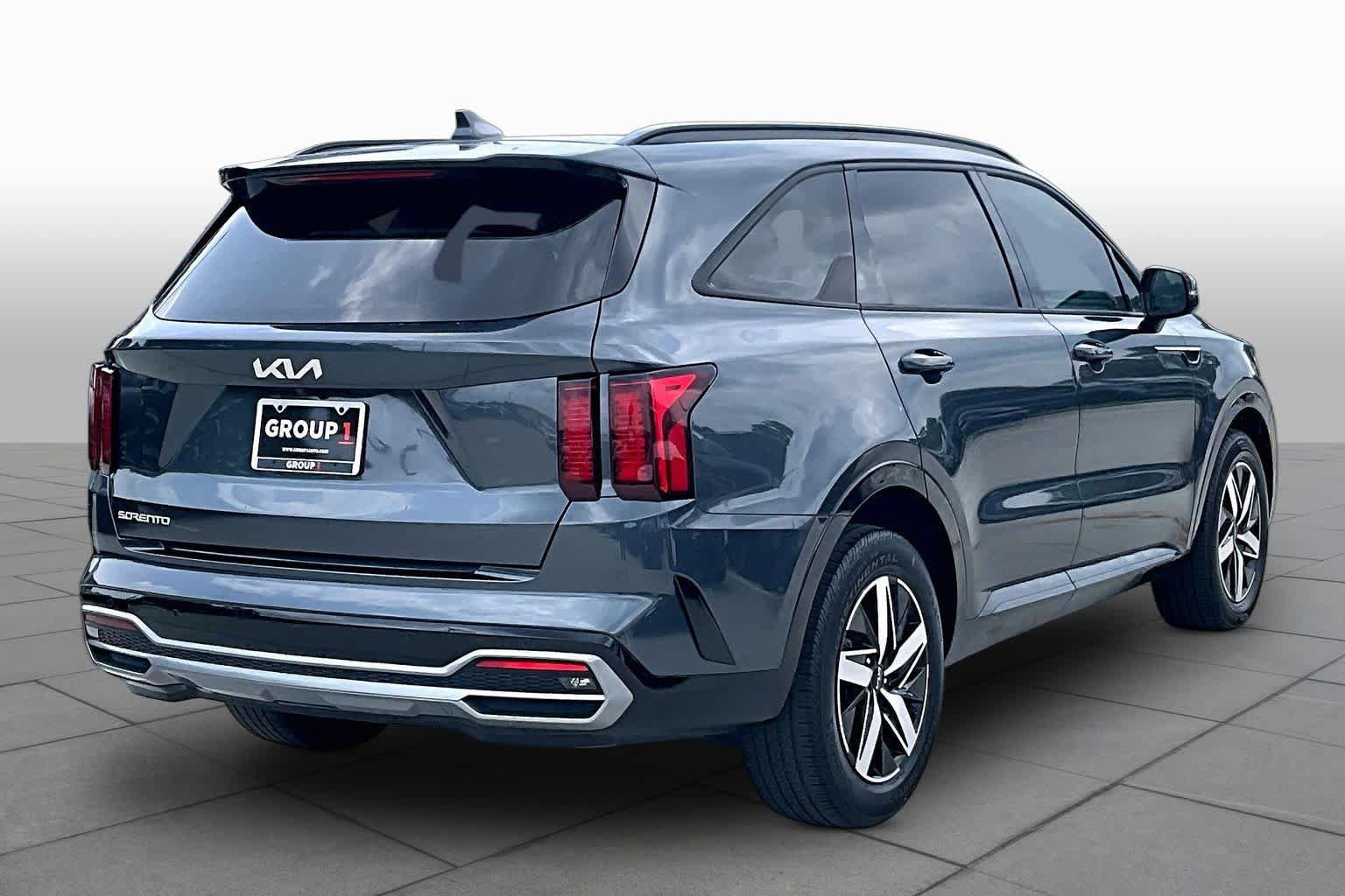 Certified 2023 Kia Sorento S w/ Panoramic Sunroof Package FWD image 12