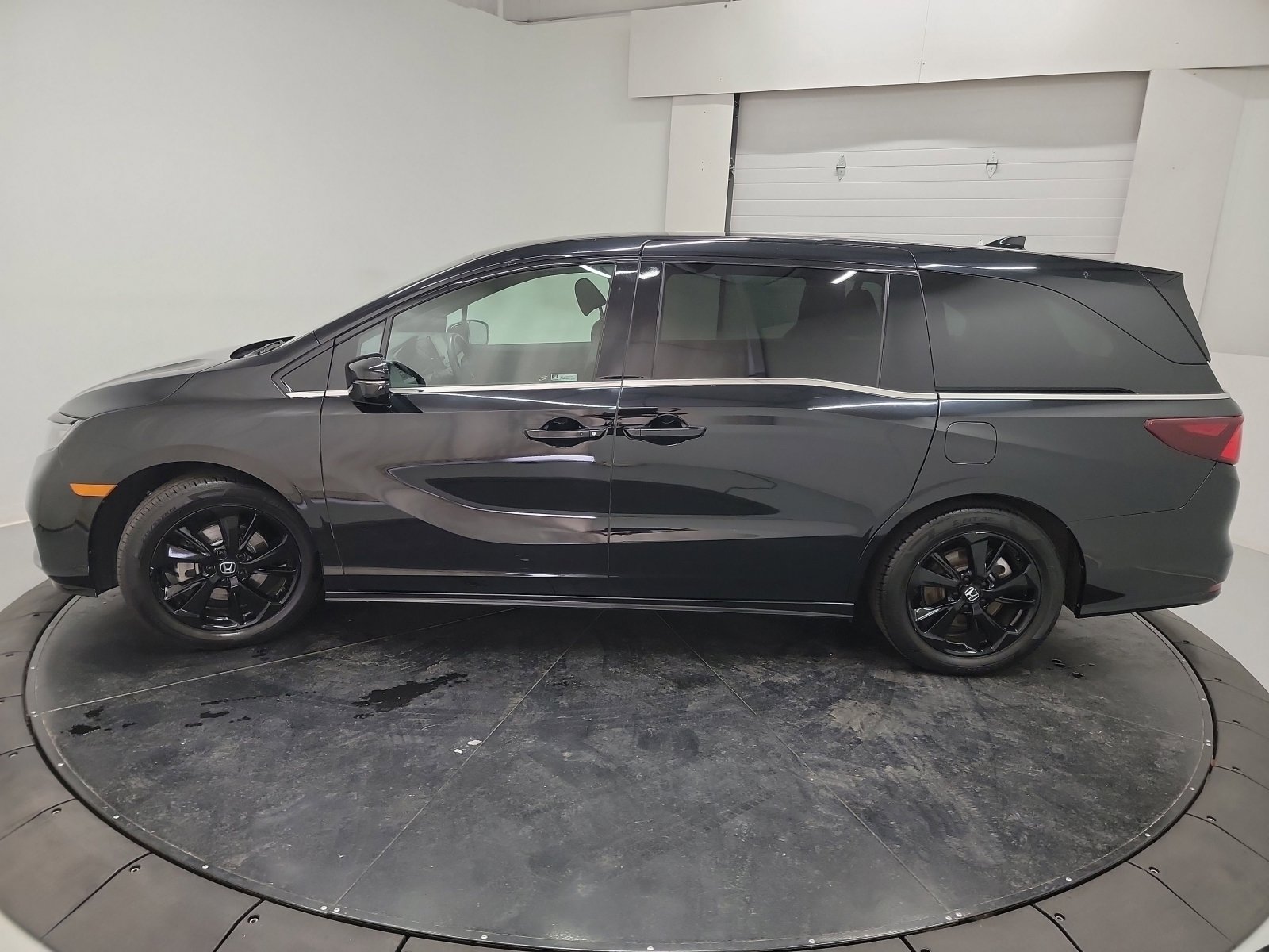 Certified 2023 Honda Odyssey Sport image 5