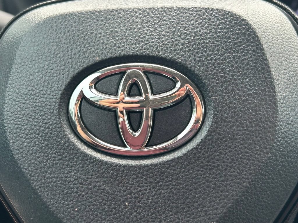 Used 2021 Toyota RAV4 XLE w/ Convenience Package AWD/4WD image 36