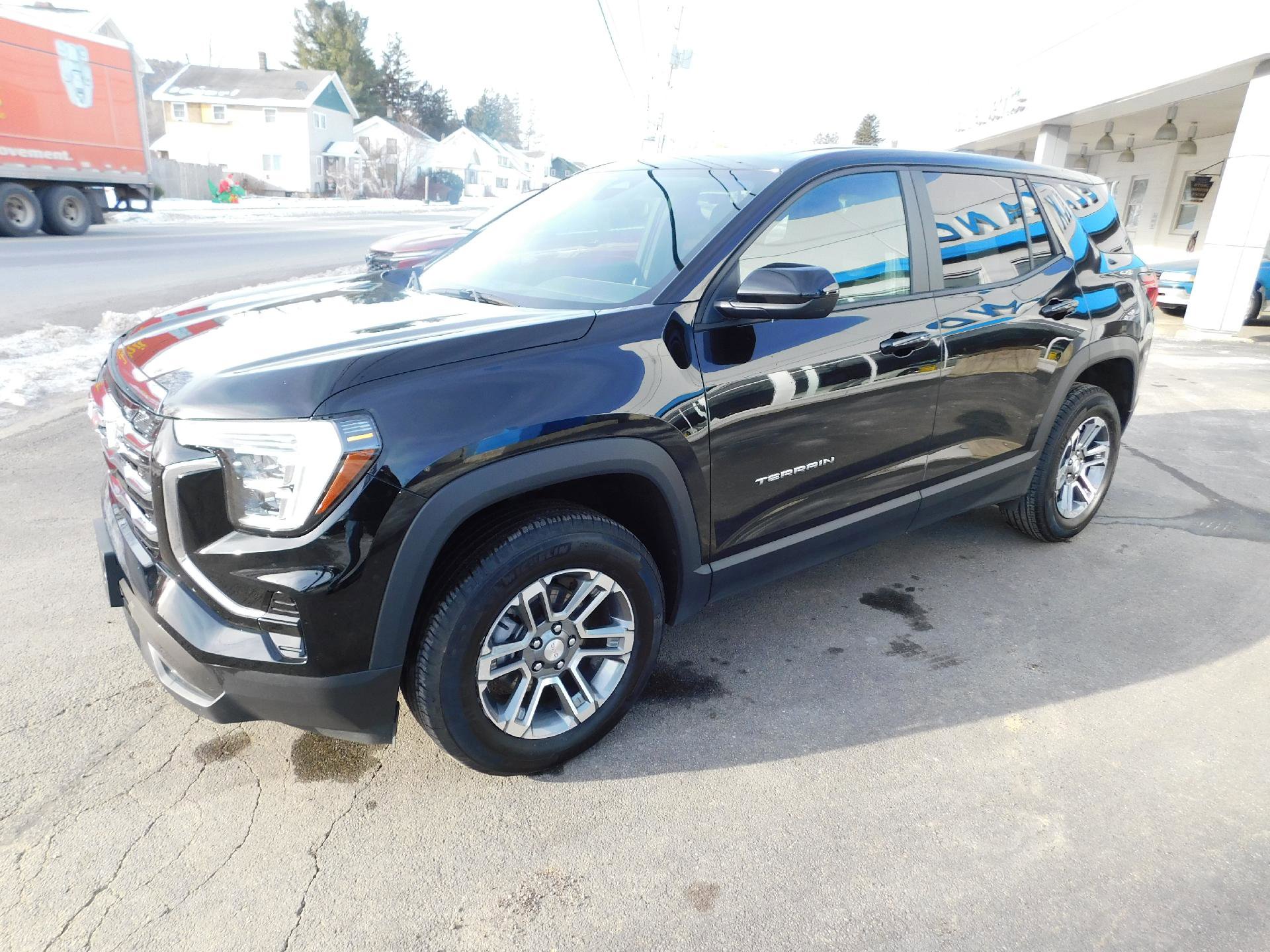 Used 2025 GMC Terrain Elevation image 1