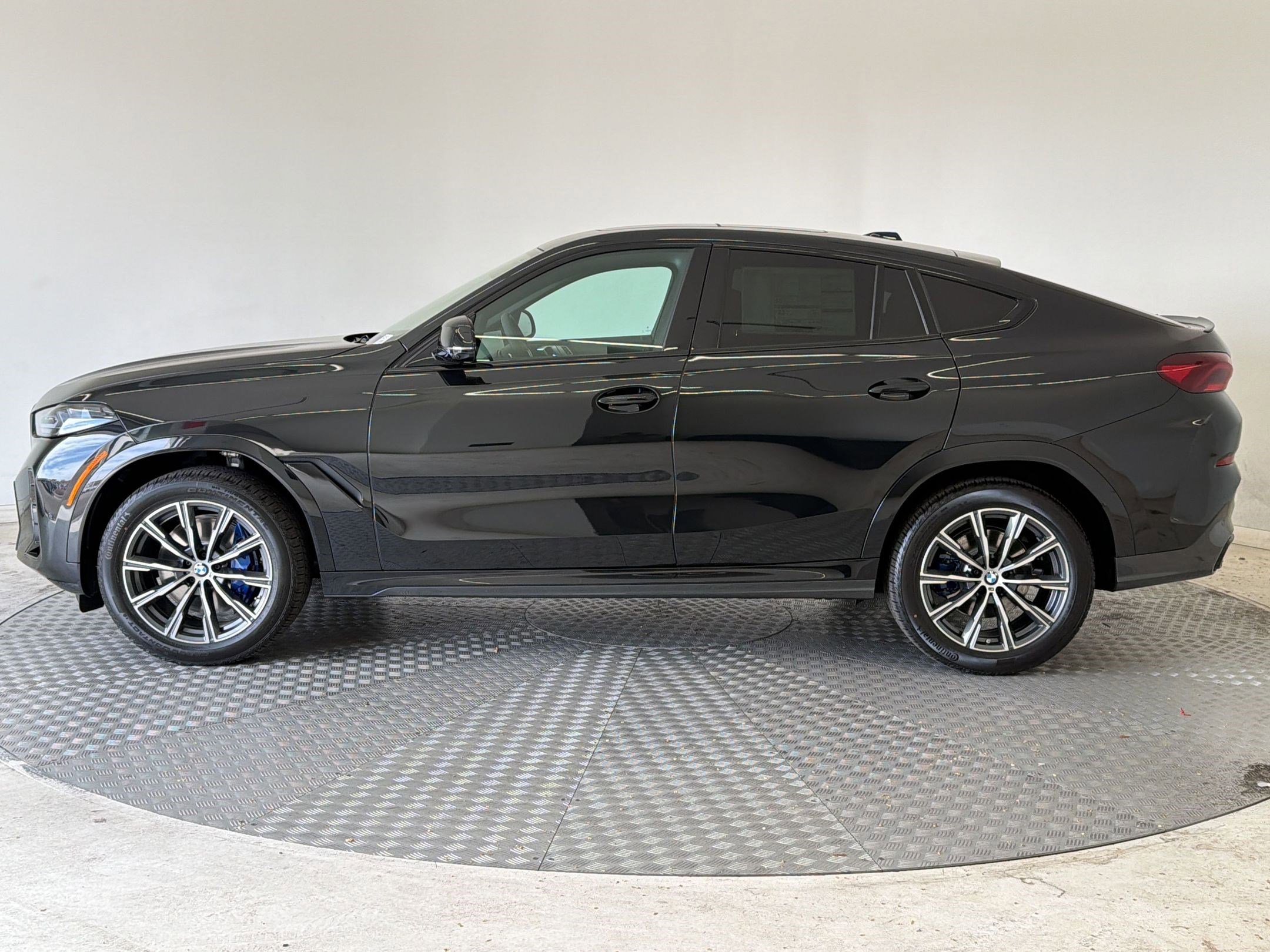 New 2026 BMW X6 xDrive40i image 2