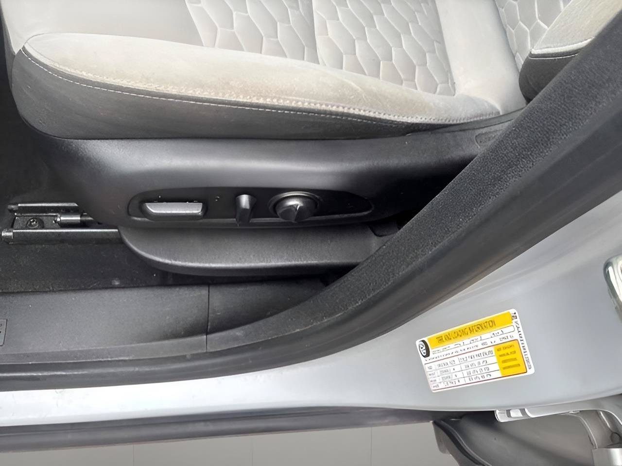 Used 2019 Chevrolet Equinox LT FWD image 31