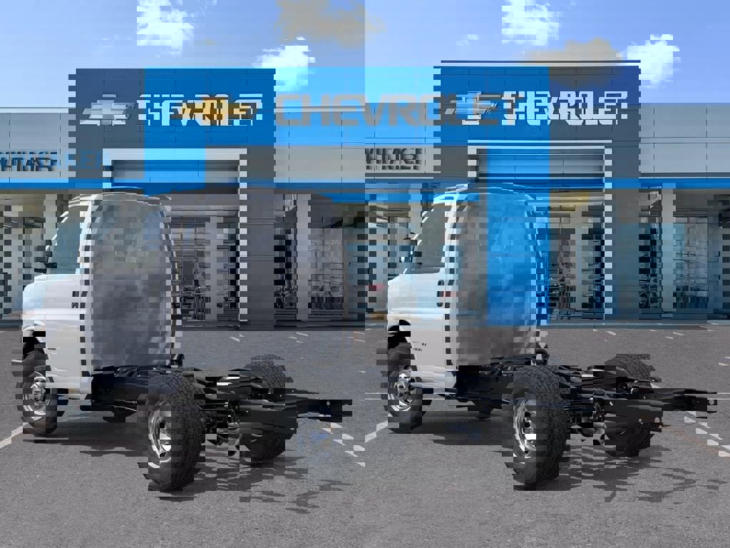 New 2026 Chevrolet Express 3500 image 3