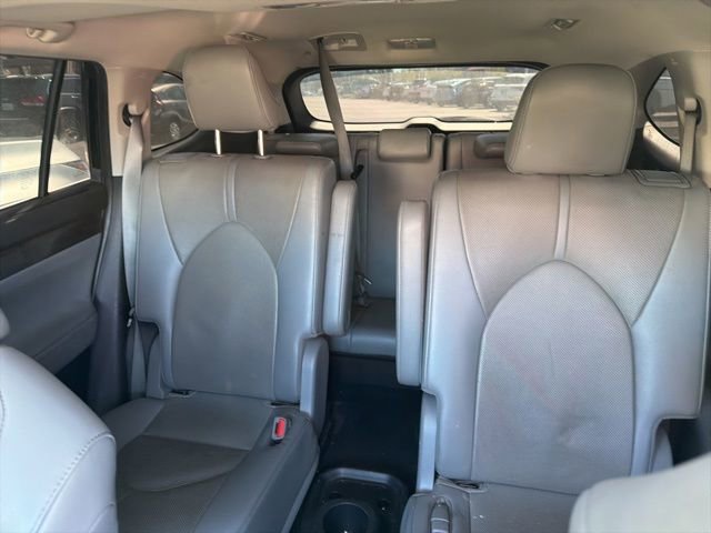 Used 2023 Toyota Highlander Limited AWD/4WD image 15