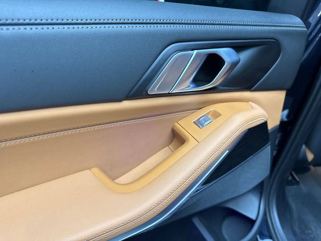 Used 2024 BMW X7 xDrive40i w/ M Sport Package image 39