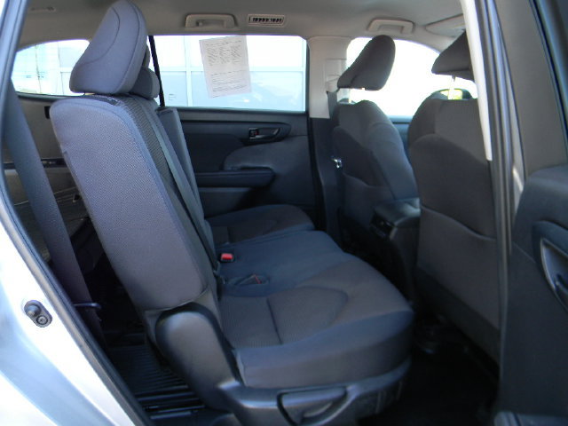 Used 2022 Toyota Highlander LE AWD/4WD image 23