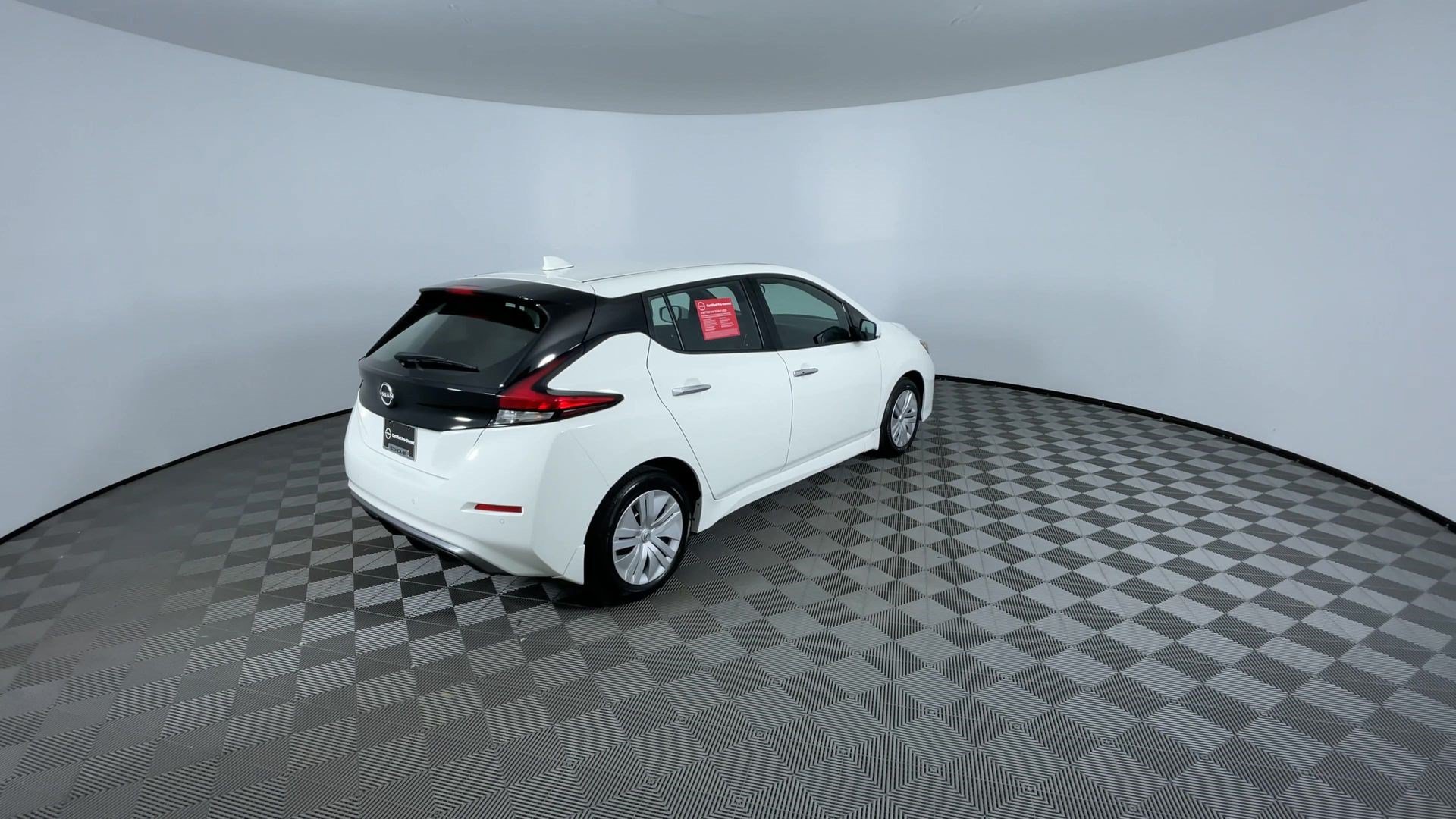 Certified 2025 Nissan Leaf S FWD image 8