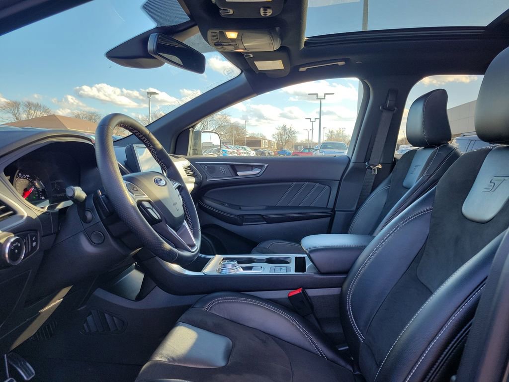 Certified 2024 Ford Edge ST w/ Equipment Group 401A image 16