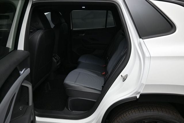 New 2026 Volkswagen Tiguan SE R-Line AWD/4WD image 11
