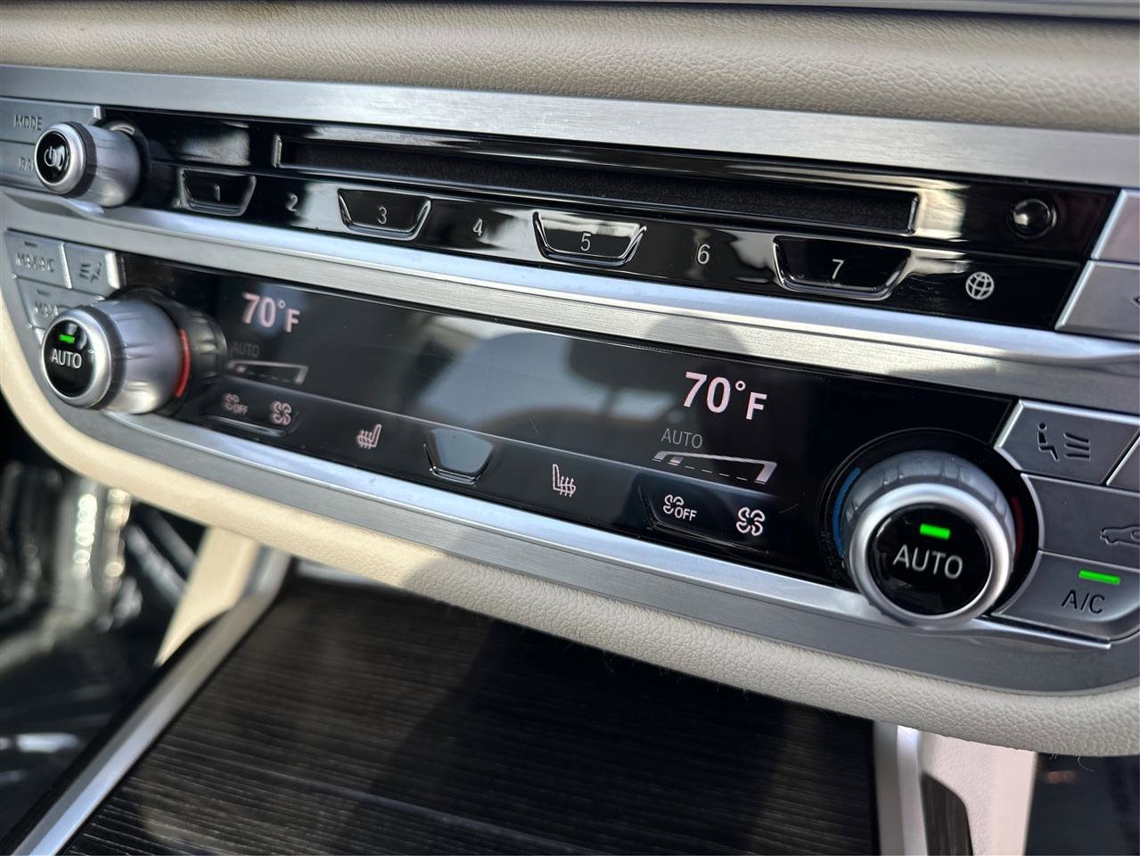 Used 2018 BMW 740i xDrive image 38