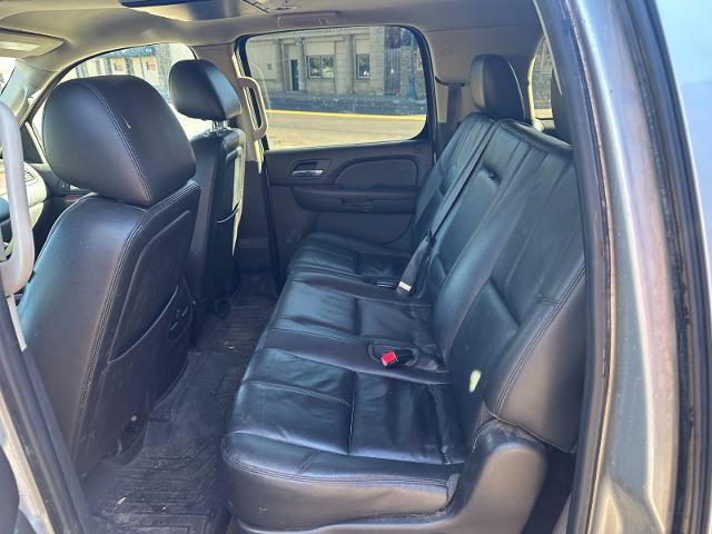 Used 2012 Chevrolet Suburban LT w/ Luxury Package AWD/4WD image 18