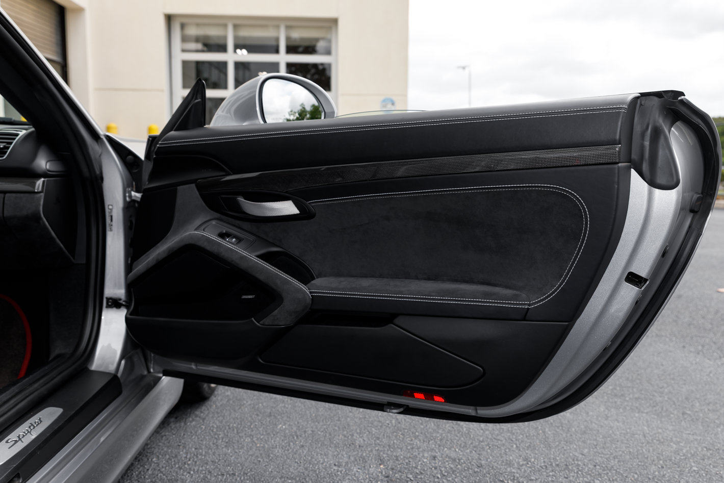 Used 2016 Porsche Boxster Spyder RWD image 42