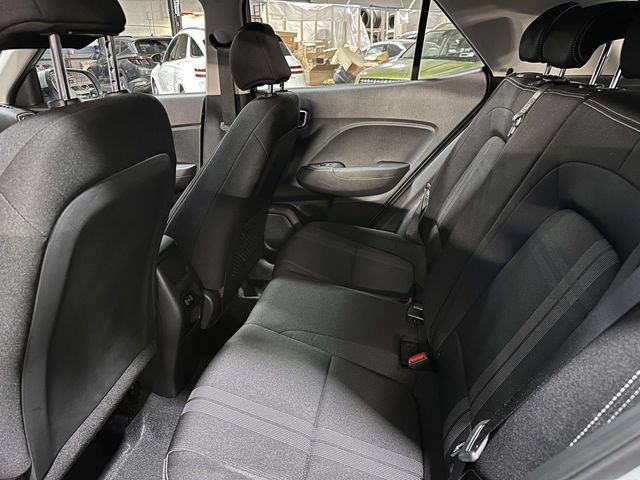 Used 2025 Hyundai Venue SEL FWD image 20