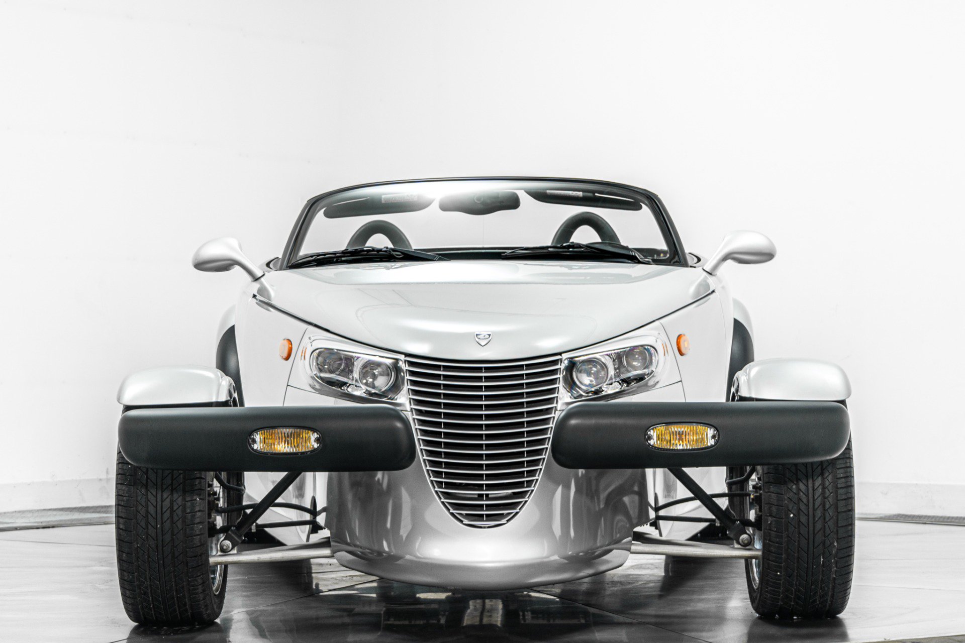 Used 2000 Plymouth Prowler image 4